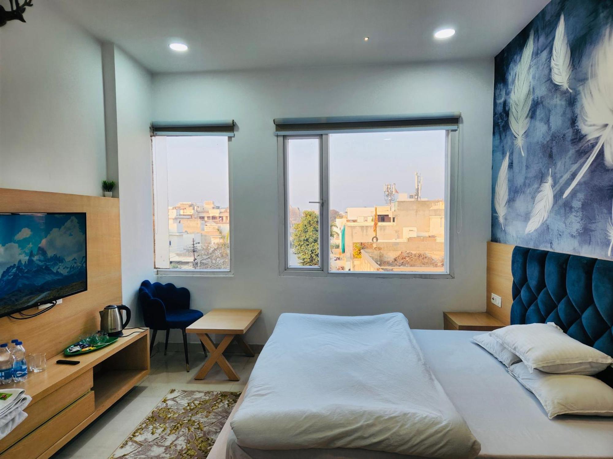 Holidayvilla & Suites Amritsar- Green Avenue Exteriör bild