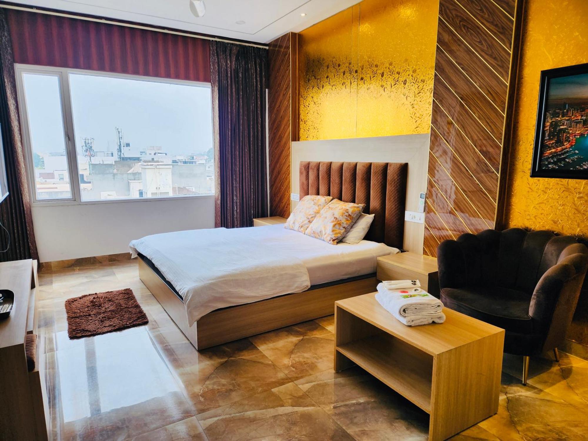 Holidayvilla & Suites Amritsar- Green Avenue Exteriör bild
