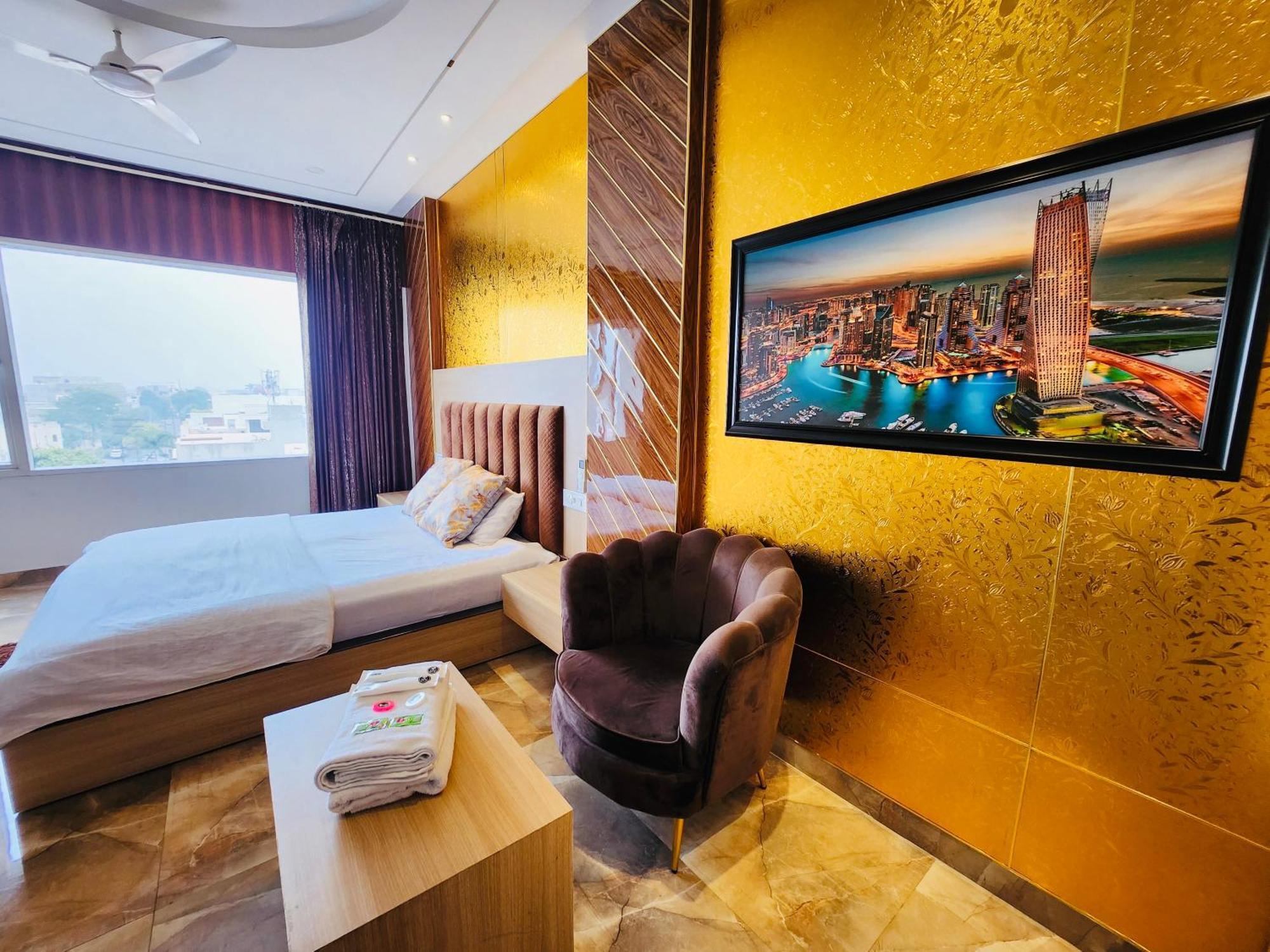 Holidayvilla & Suites Amritsar- Green Avenue Exteriör bild